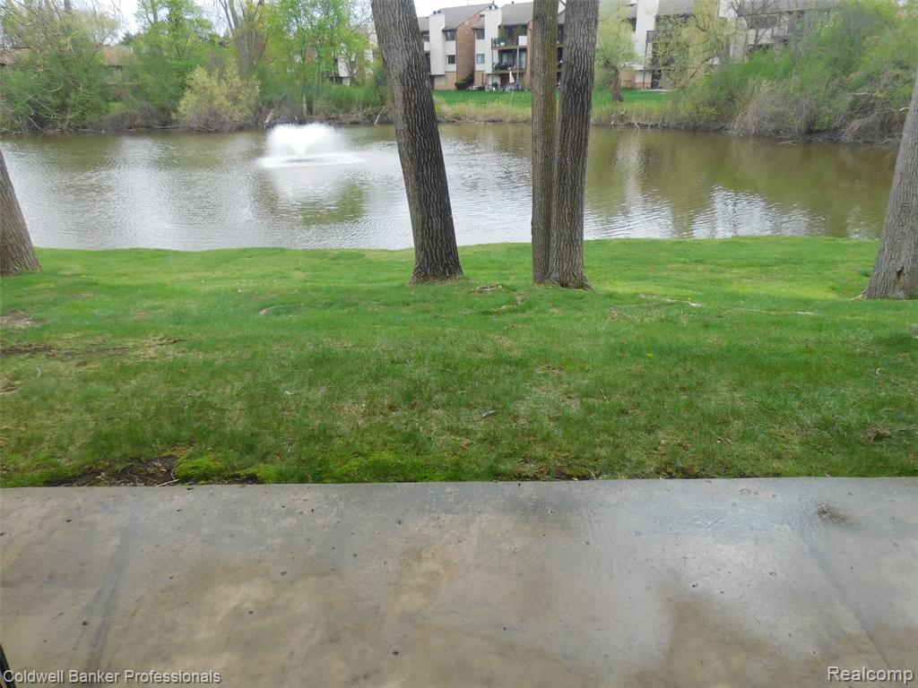 3915 Lone Pine Road, 100, West Bloomfield, MI 48323 — Photo 29