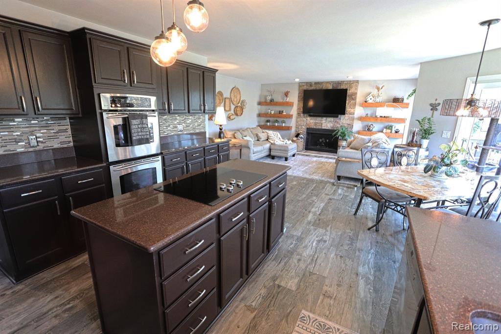 5470 HURON HILLS Drive, Commerce Twp, MI 48382 — Photo 10