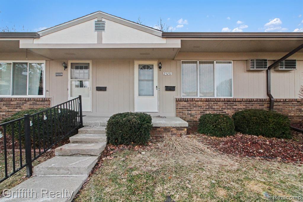 25231 Potomac Drive, 2, South Lyon, MI 48178
