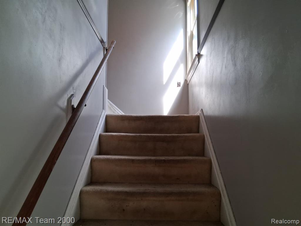 5228 Hillcrest Street, Detroit, MI 48236 — Photo 10