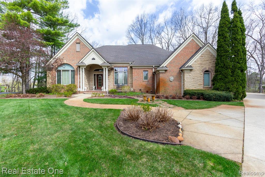 10215 Mill Pointe Drive, Goodrich Vlg, MI