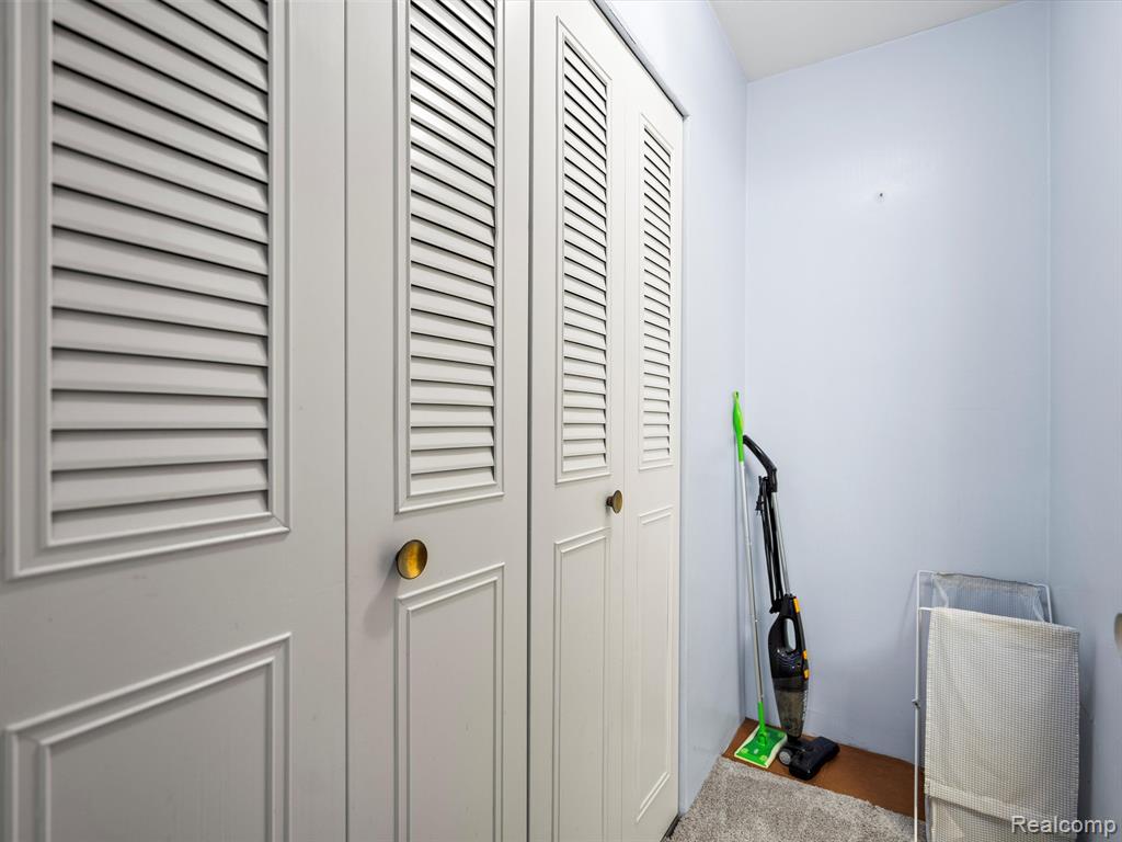 555 E WILLIAM Street, 18H, Ann Arbor, MI 48104 — Photo 10