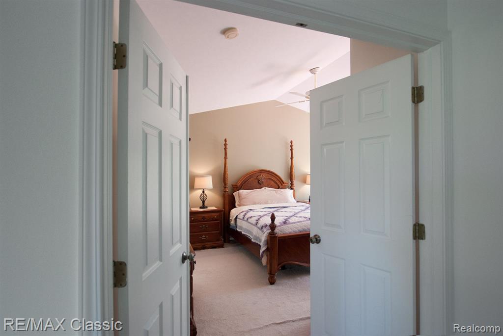 587 Winwood Circle, 20, Walled Lake, MI 48390 — Photo 18