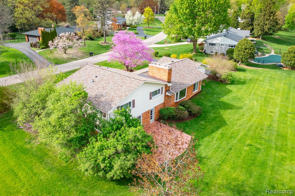 868 HELSTON Road, Bloomfield Hills, MI 48304 — Photo 37