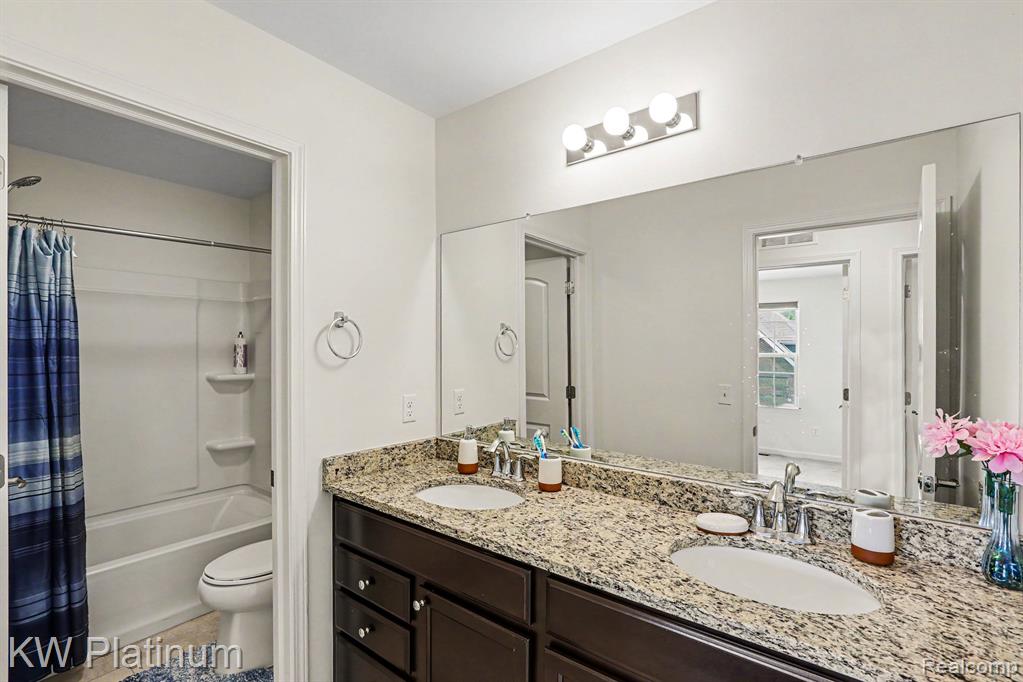 4918 Knollwood Drive, Troy, MI 48085 — Photo 16