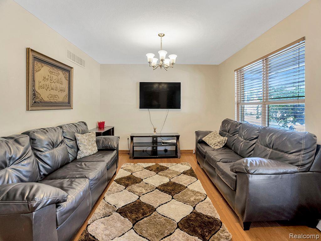 4166 BEDFORD Street, Dearborn Heights, MI 48125 — Photo 3