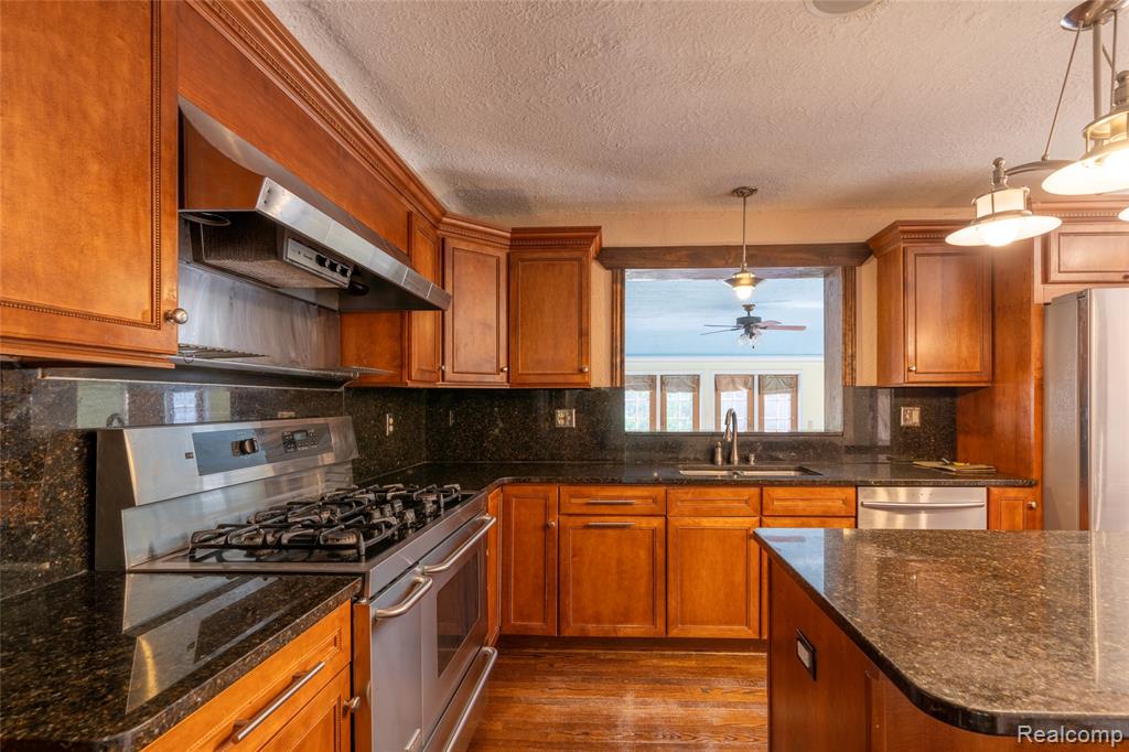 1481 Oxford Road, Grosse Pointe Woods, MI 48236 — Photo 24