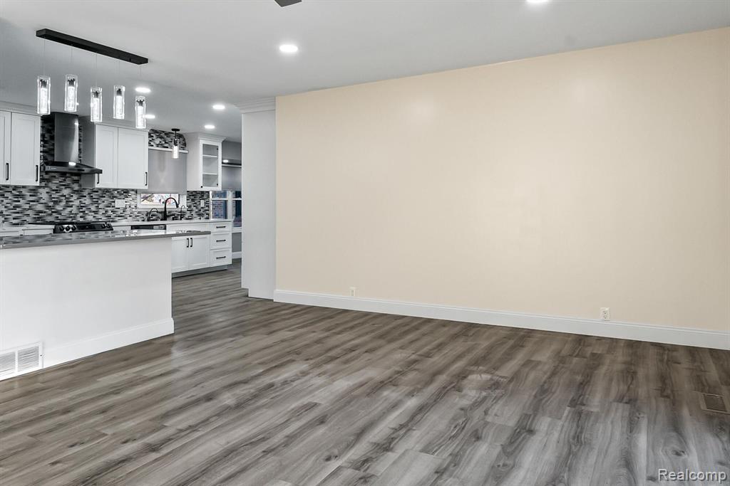 6865 FREDMOOR Drive, Troy, MI 48098 — Photo 19