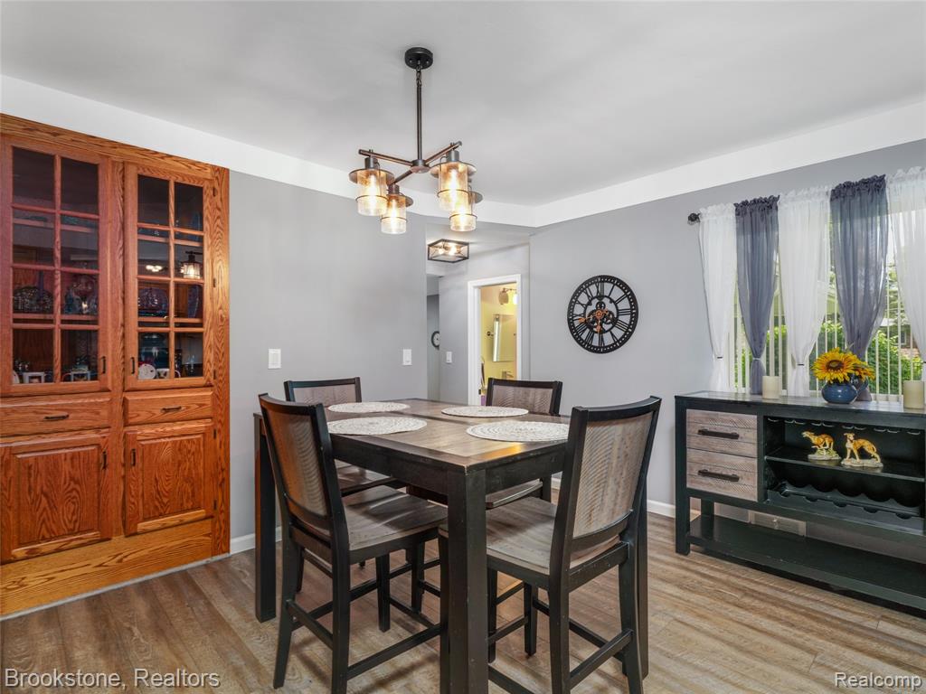 6042 Ravenswood Drive, Utica, MI 48316 — Photo 9