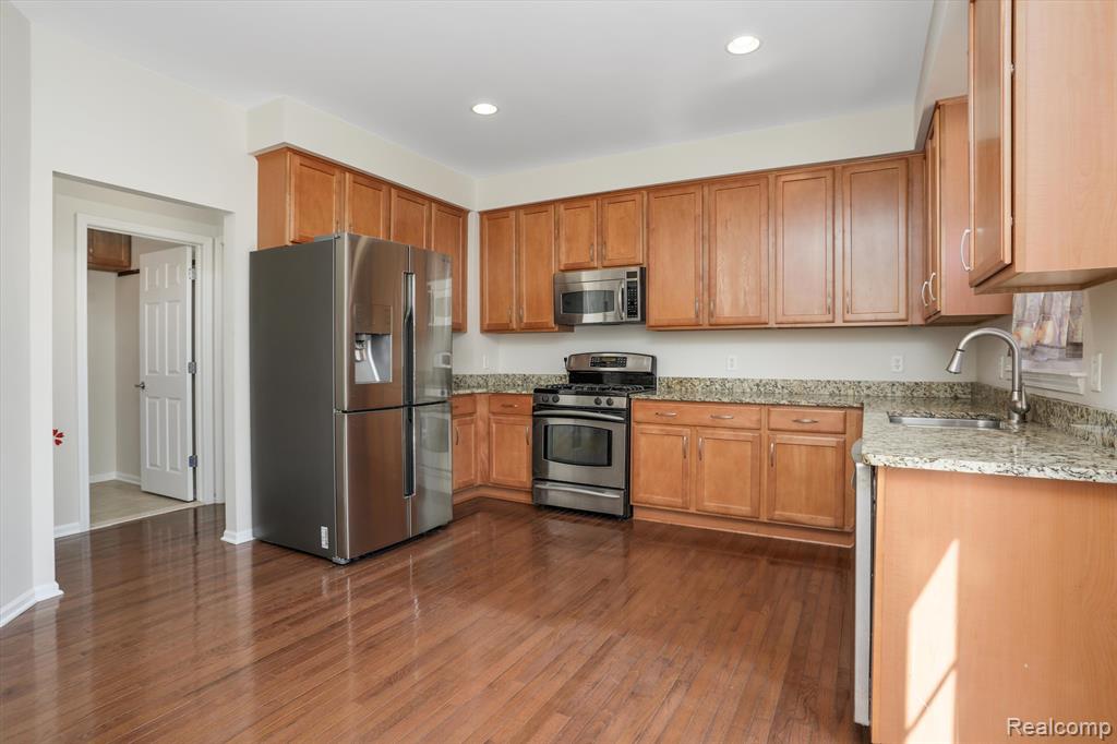 29340 DOUGLAS Drive, 132, Novi, MI 48377 — Photo 9
