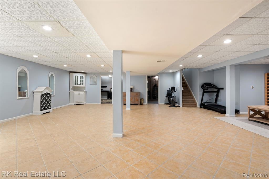 8948 RHODE Drive, Shelby Twp, MI 48317 — Photo 34