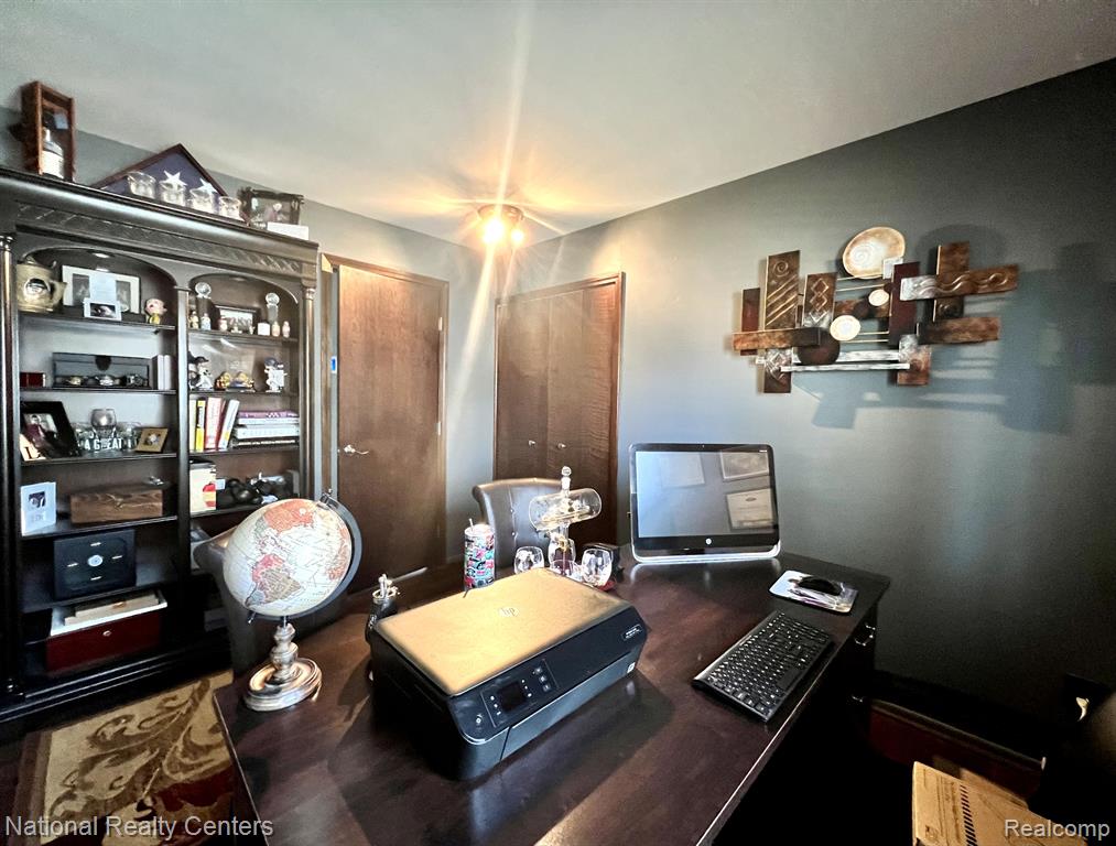 936 ALLEN Drive, Northville, MI 48167 — Photo 27