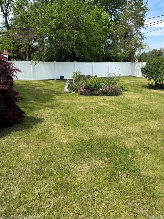 13585 Rockdale Street, Detroit, MI 48223 — Photo 29
