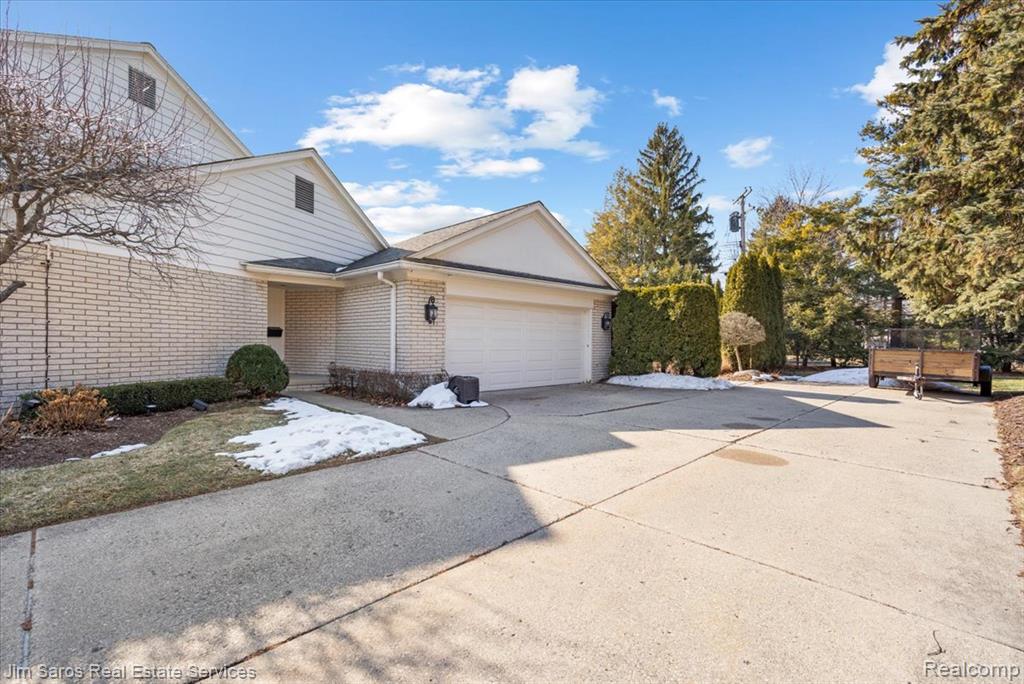 75 S Duval Road, Grosse Pointe Shores, MI 48236 — Photo 49