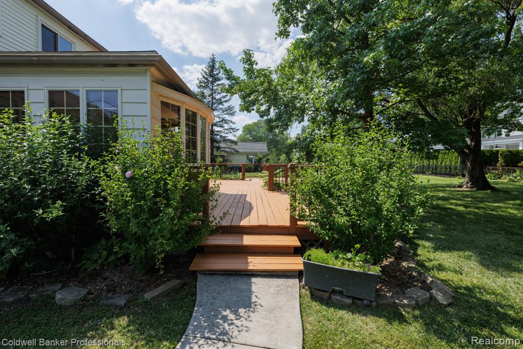 1416 N Renaud Road, Grosse Pointe Woods, MI 48236 — Photo 14