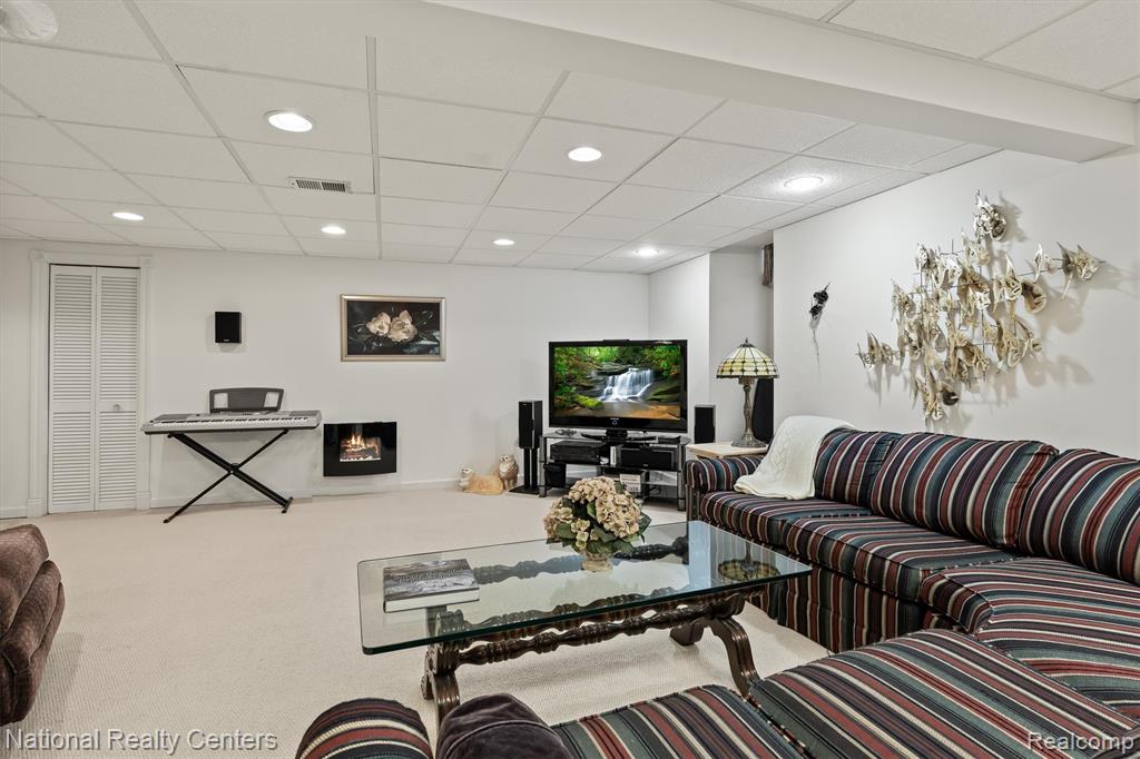 4297 Mario Court, Plymouth, MI 48170 — Photo 32