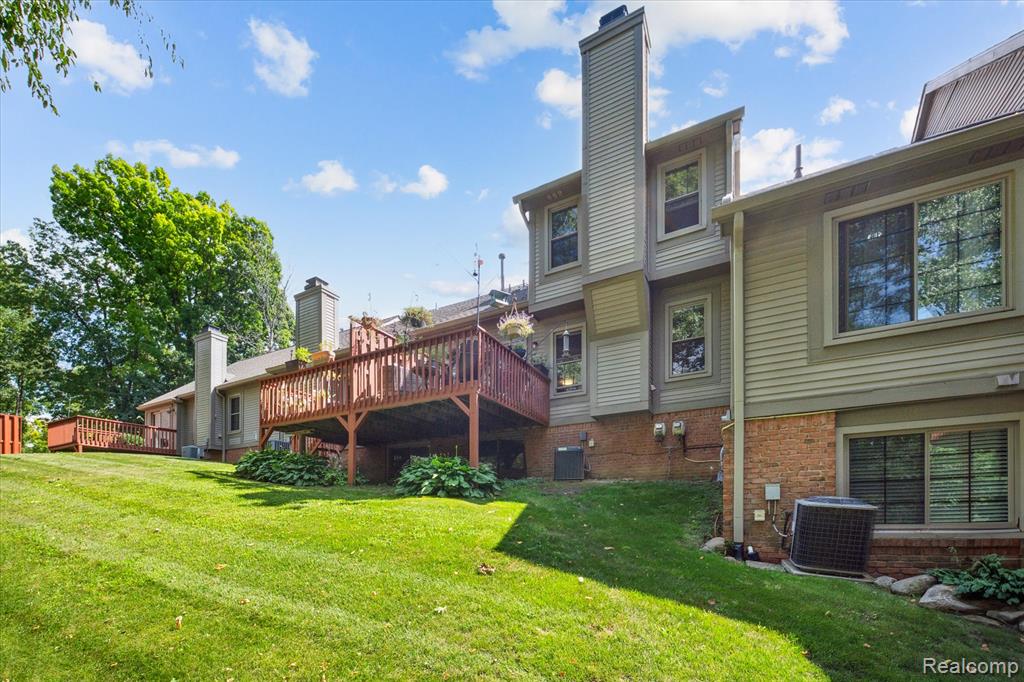 840 Woodridge Hills Drive, Brighton, MI 48116 — Photo 34