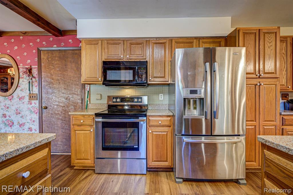 7062 South Fork Drive, Swartz Creek, MI 48473 — Photo 14