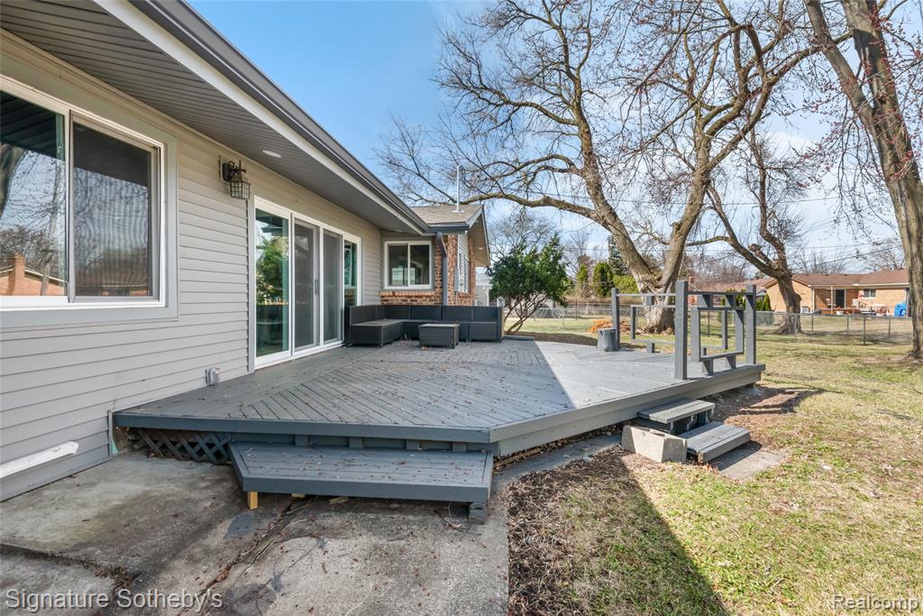 16615 Walcliff Drive, Clinton Twp, MI 48035 — Photo 17
