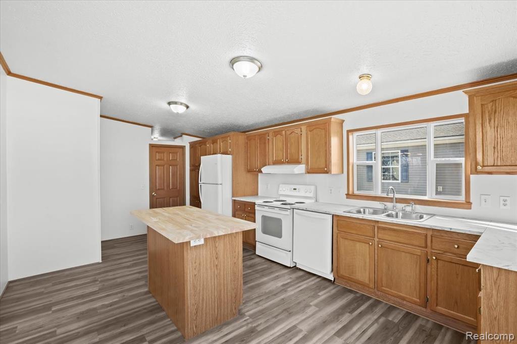 3502 Midsummer Lane, Northville, MI 48167 — Photo 4