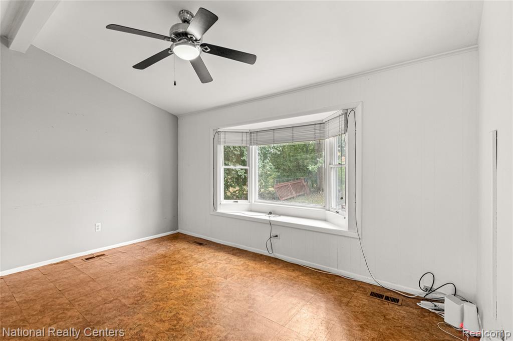 4303 Auburn Drive, Royal Oak, MI 48073 — Photo 12