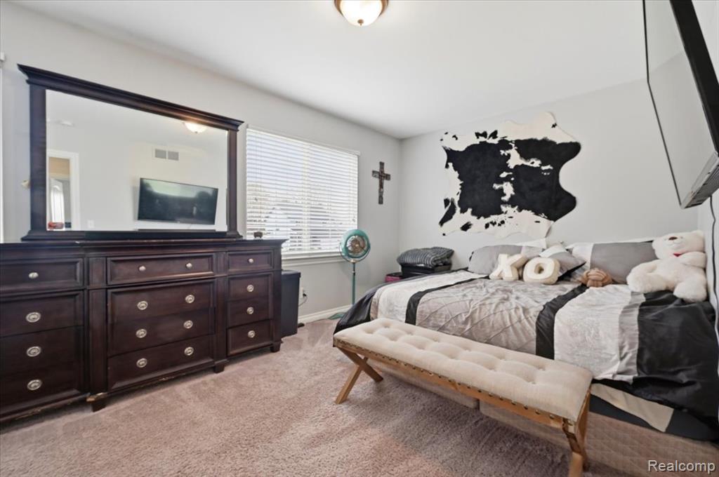 8131 Peninsula Circle, Grand Blanc, MI 48439 — Photo 31