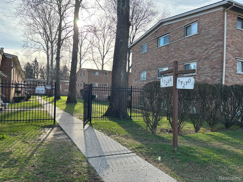 17282 BENTLER Street, 14, Detroit, MI 48219 — Photo 2