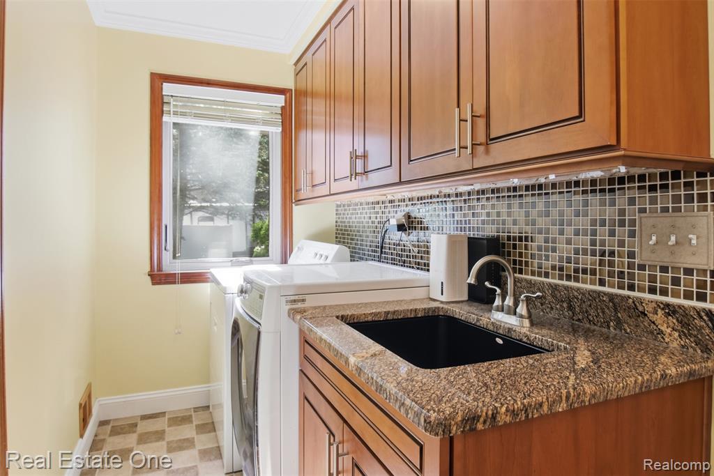 4425 Gardner Street, Sterling Heights, MI 48310 — Photo 17