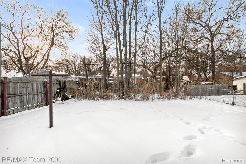 20295 Huntington Road, Detroit, MI 48219 — Photo 41