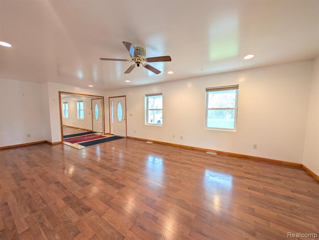 6185 N Vassar Road, Flint, MI 48506 — Photo 3