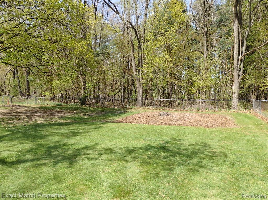 7180 HOWELL Avenue, Waterford, MI 48327 — Photo 14