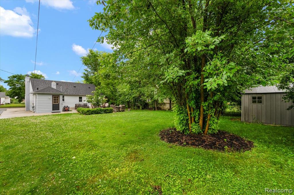 544 S Webik Avenue, Clawson, MI — Photo 34