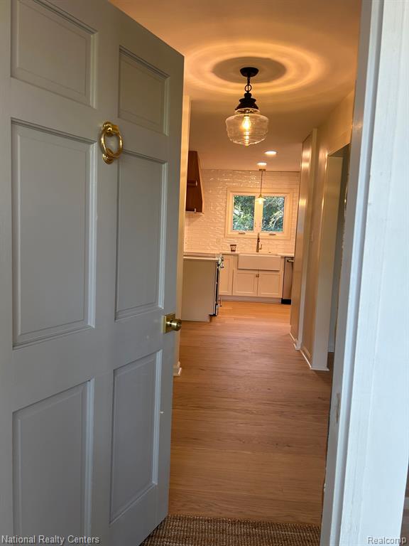 6050 UPPER STRAITS Boulevard, West Bloomfield, MI 48324 — Photo 9
