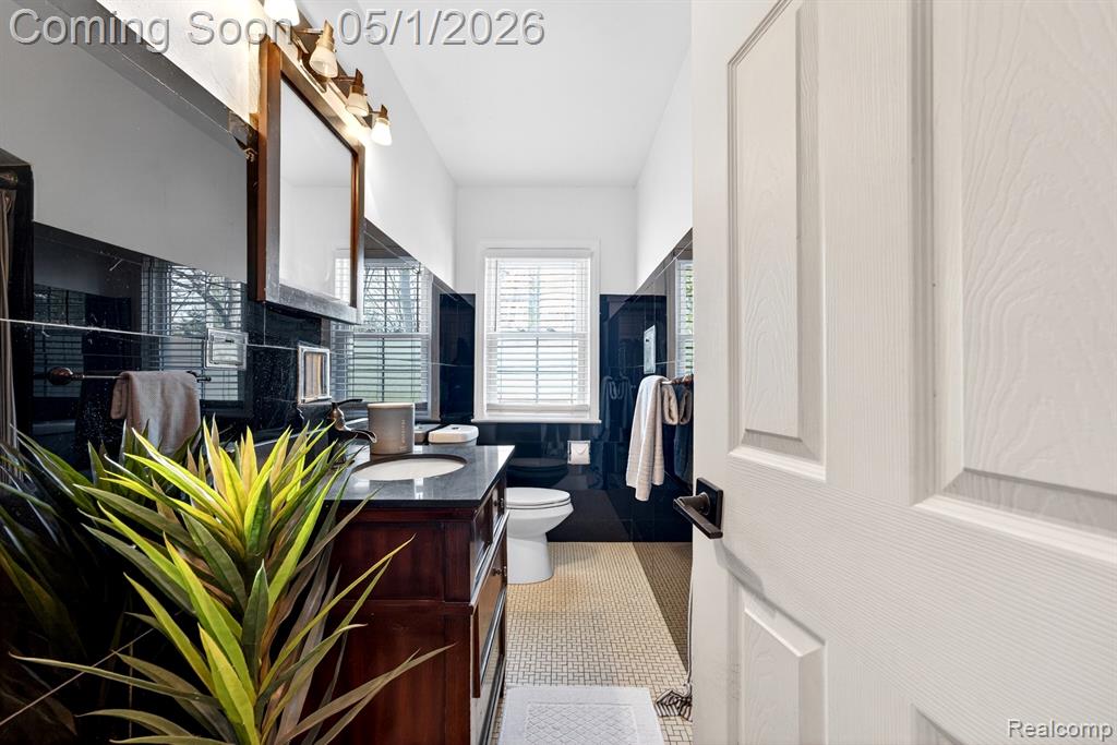 20479 Old Homestead Drive, Harper Woods, MI 48225 — Photo 15