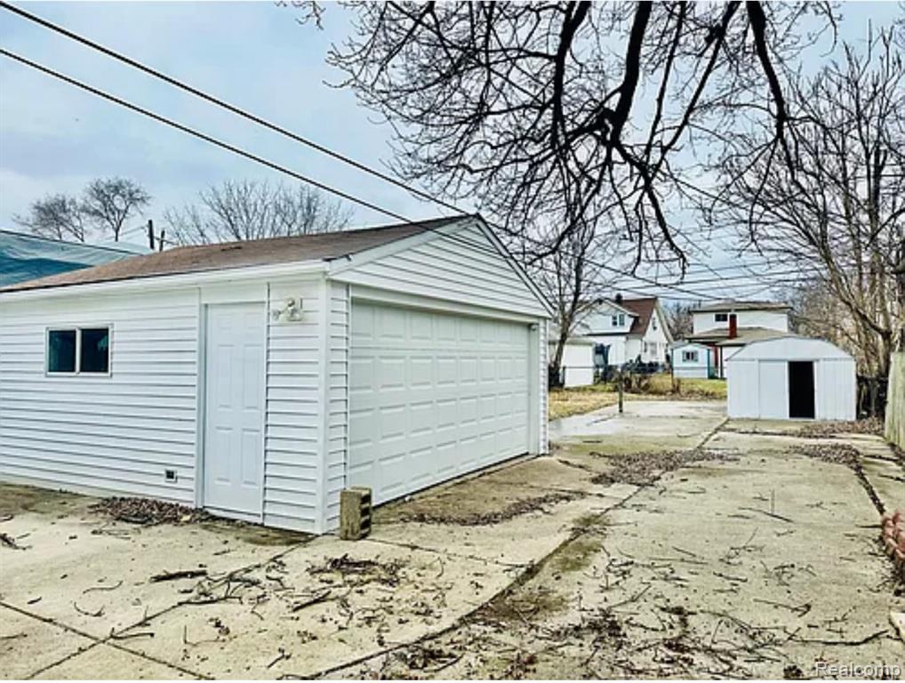 8175 Central, Center Line, MI 48015 — Photo 14