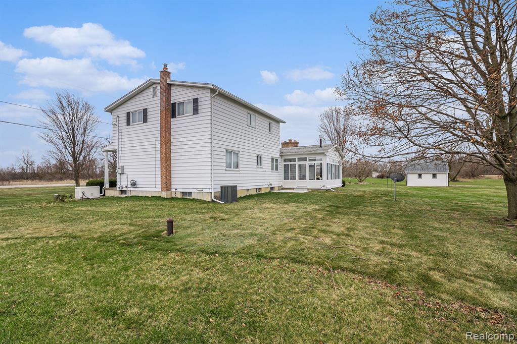 7048 SEYMOUR Road, Swartz Creek, MI 48473 — Photo 27