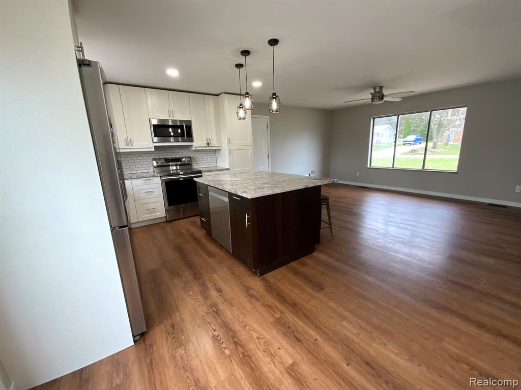 4544 HILLVIEW Shores, Clarkston, MI 48348 — Photo 6