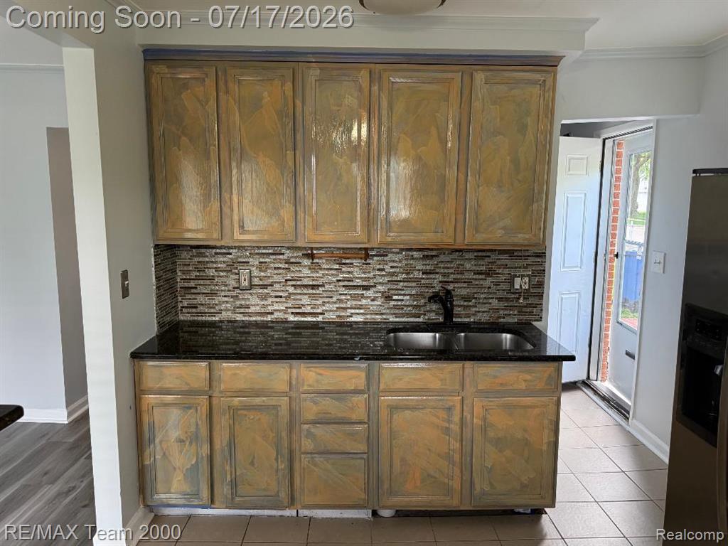3912 S Gulley Road, Dearborn Heights, MI 48125 — Photo 7