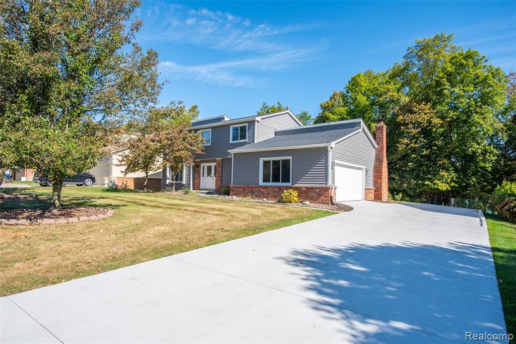 7337 Oak Tree Drive, West Bloomfield, MI — Photo 3