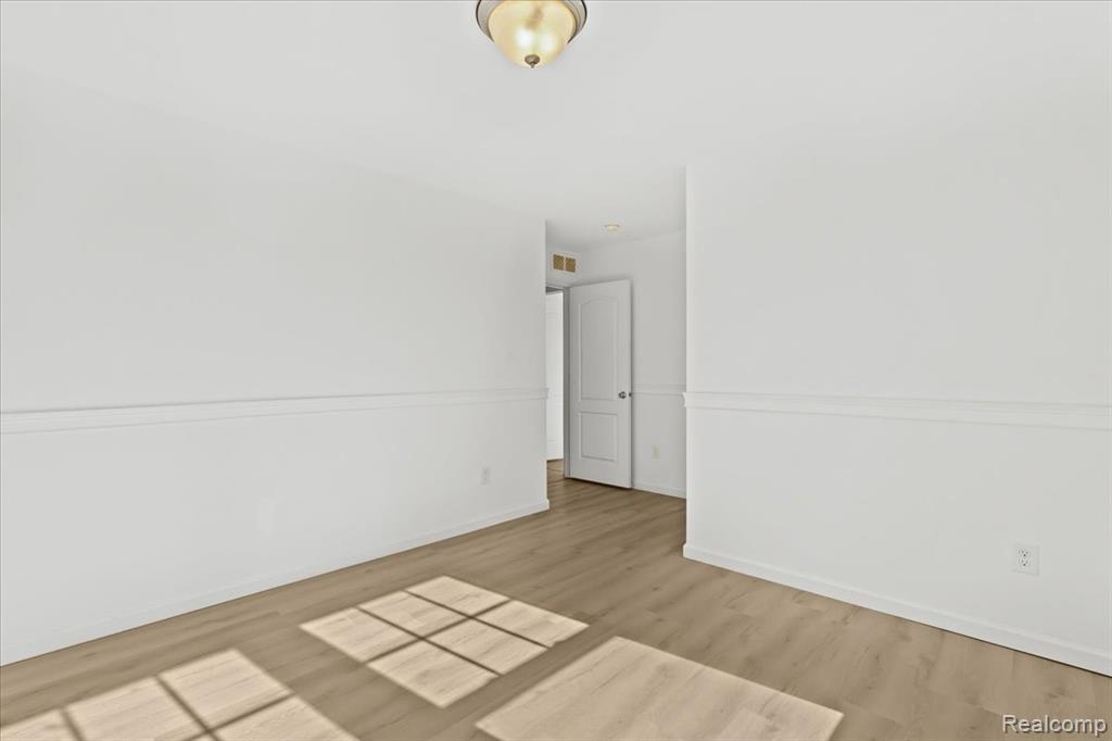 335 Sunbury Drive, Howell, MI 48855 — Photo 15