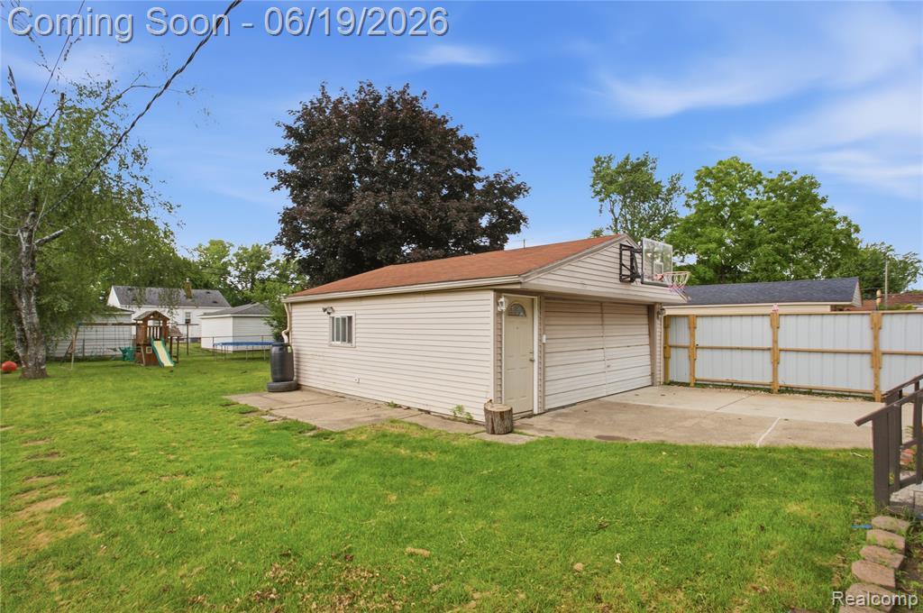 529 Champaign Road, Lincoln Park, MI 48146 — Photo 16