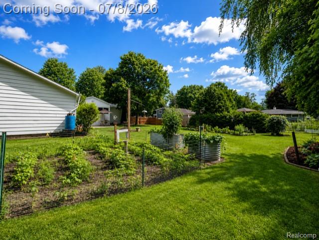 839 E Maple Street, Holly, MI 48442 — Photo 6