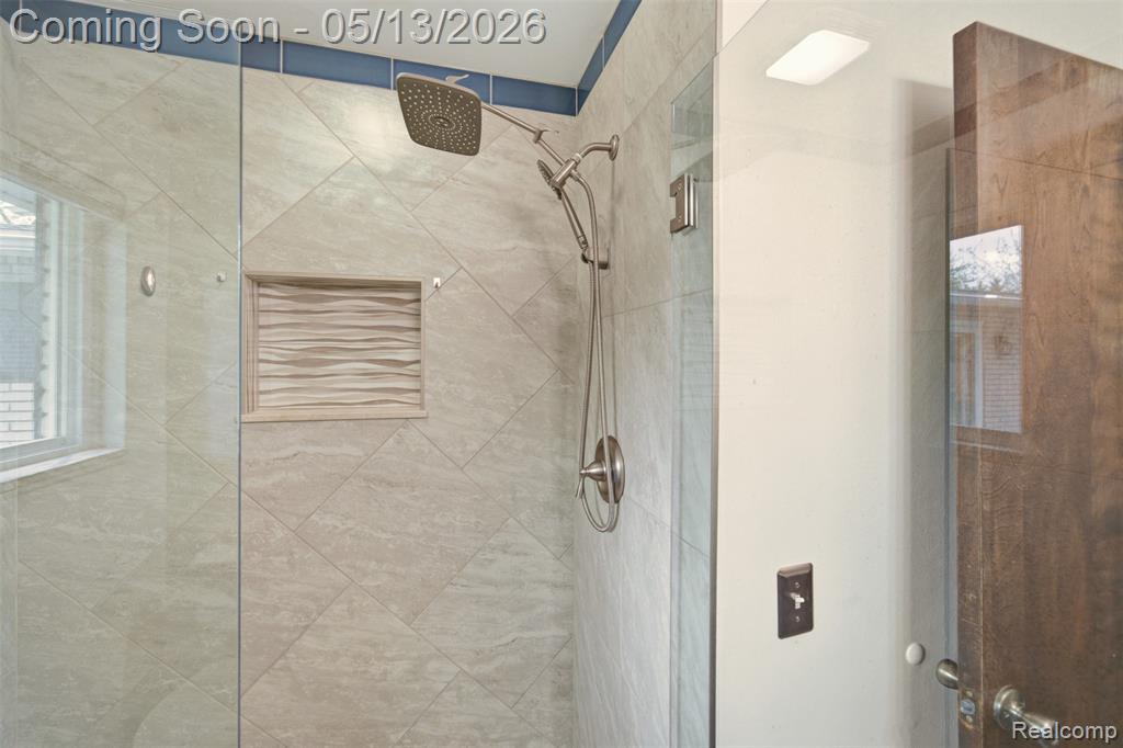 2195 Strader Drive, West Bloomfield, MI 48324 — Photo 32