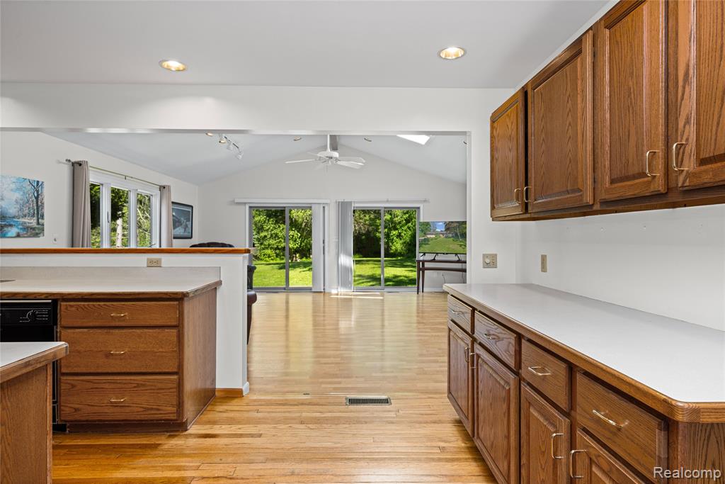 760 Waterbury Road, Highland, MI 48356 — Photo 14