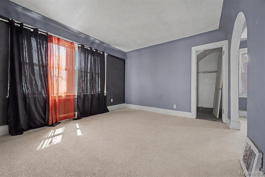 9275 Appoline Street, Detroit, MI 48228 — Photo 28