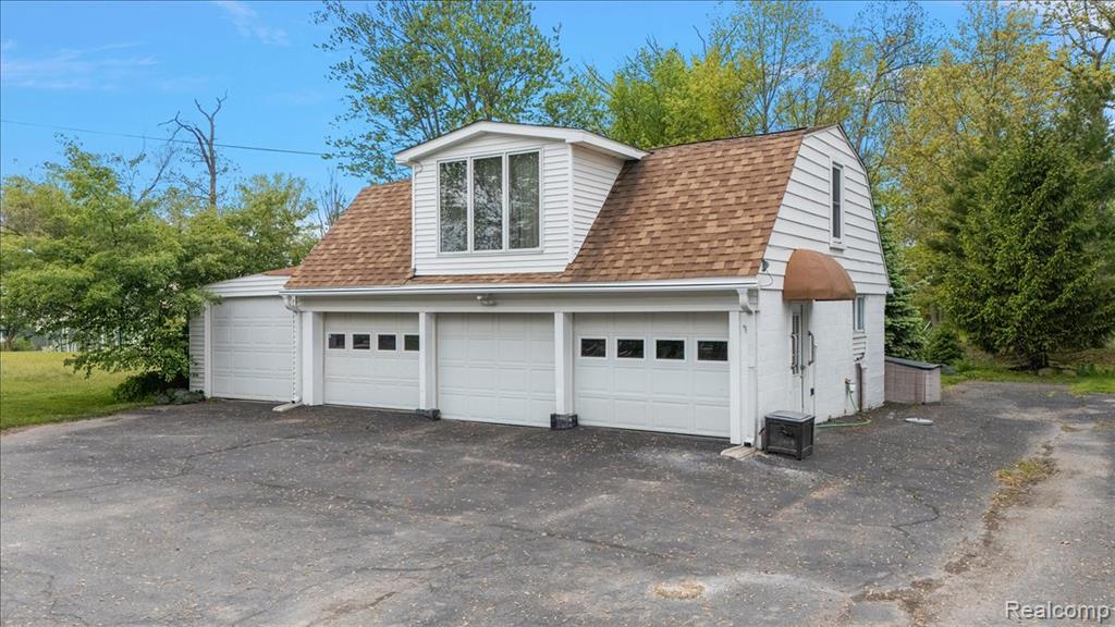 13358 Laplaisance Woods Street, La Salle, MI — Photo 41