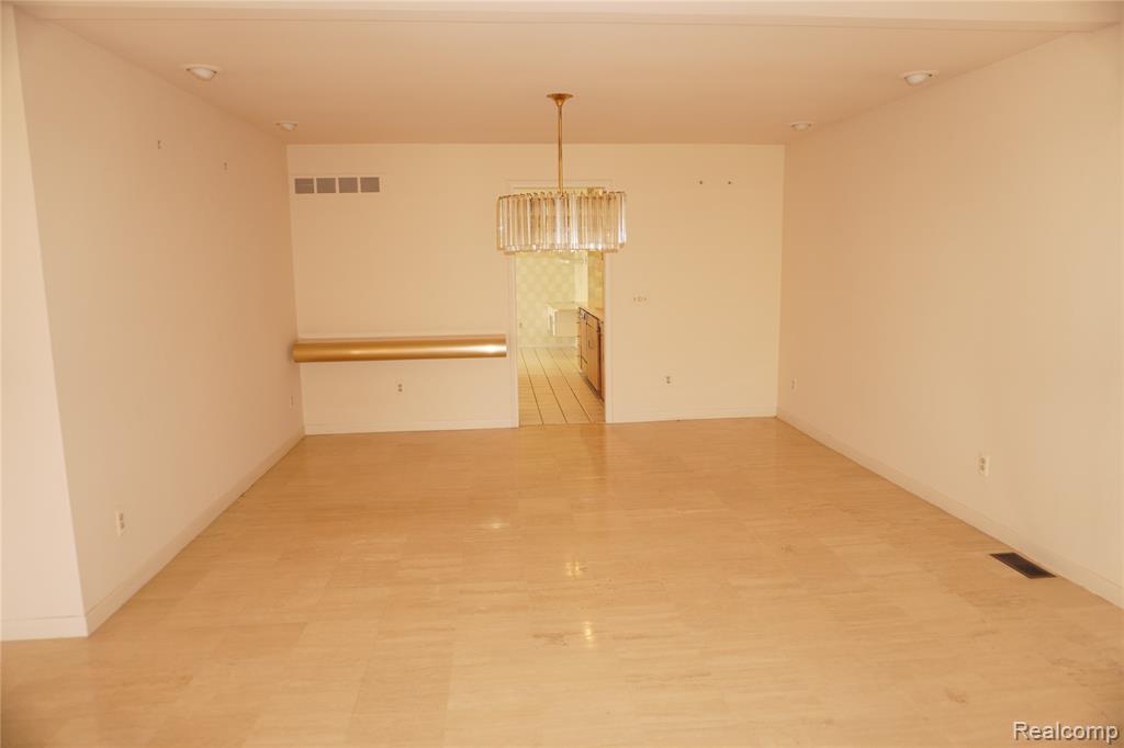 5129 Woodlands Lane, Bloomfield Hills, MI 48302 — Photo 7