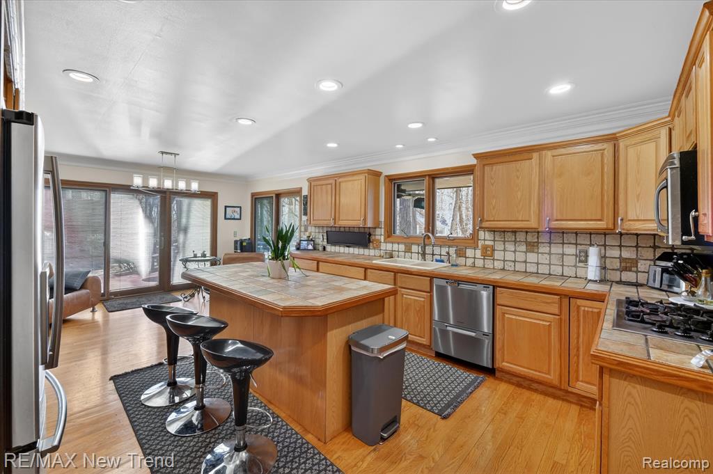 5721 Coralwood Court, Commerce Twp, MI 48382 — Photo 13