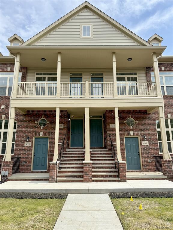 435 Village Drive, Walled Lake, MI 48390 — Photo 4