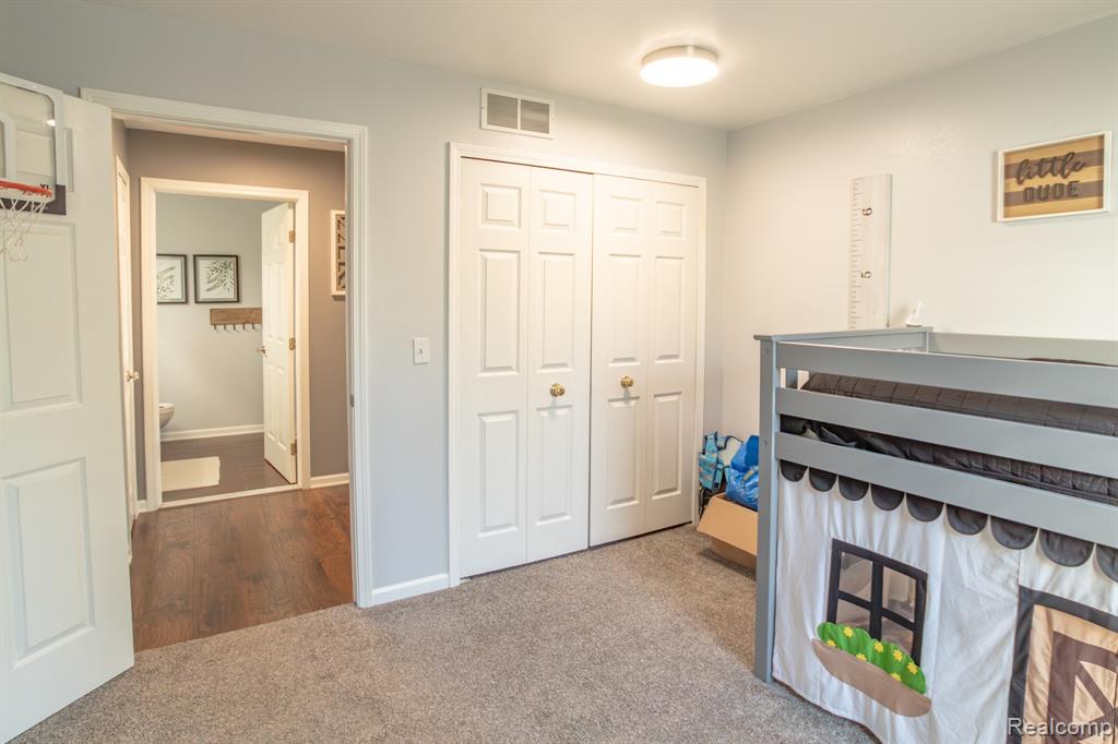 12333 Saint Andrews Way, Fenton, MI 48430 — Photo 17